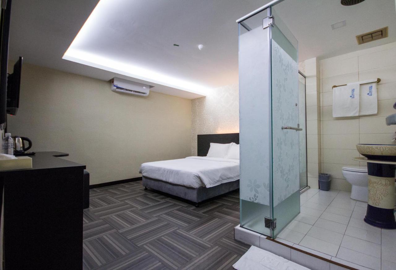 S Hotel Seberang Jaya Esterno foto